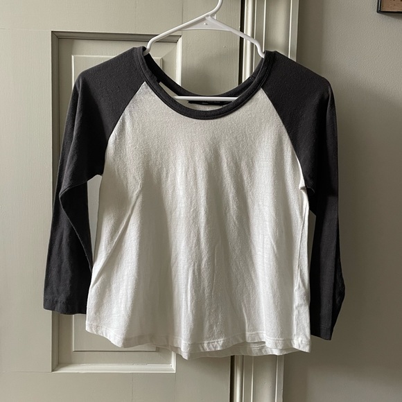 Brandy Melville Baseball Tee - Picture 4 of 6